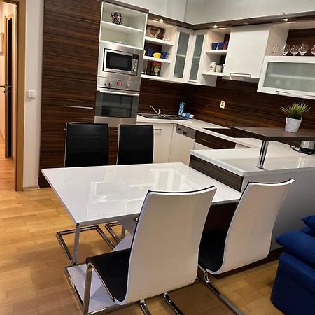 Apartments Spacilova Nearly Center Komarov ภายนอก รูปภาพ