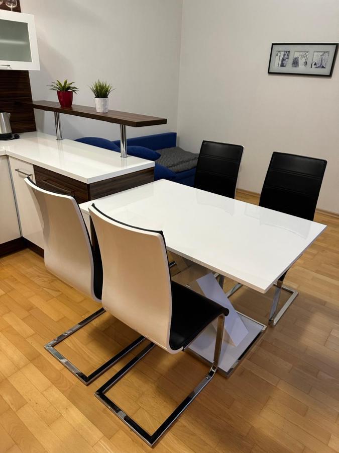 Apartments Spacilova Nearly Center Komarov ภายนอก รูปภาพ